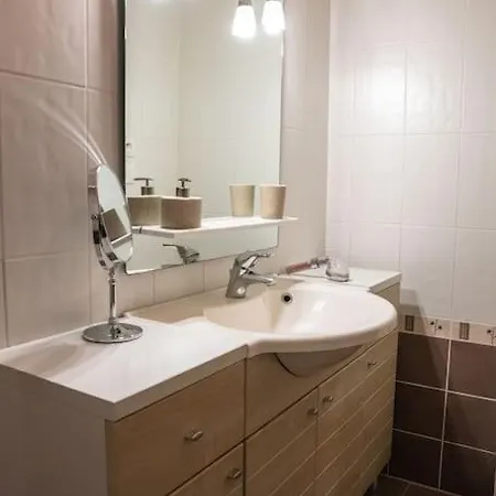 Prázdninový dům Maison De Restylee Avec Jardin, Proche Gare Dunkirk