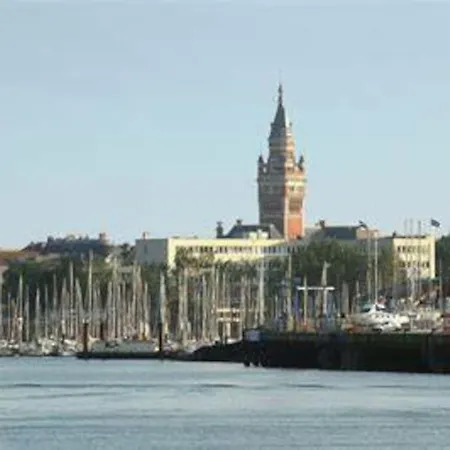 Maison De Restylee Avec Jardin, Proche Gare *