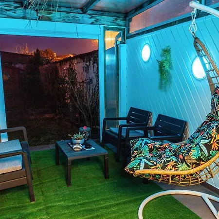 Maison De Restylee Avec Jardin, Proche Gare