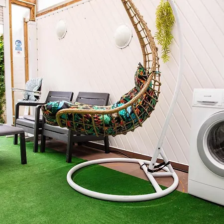 Maison De Restylee Avec Jardin, Proche Gare