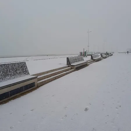 Maison De Restylee Avec Jardin, Proche Gare