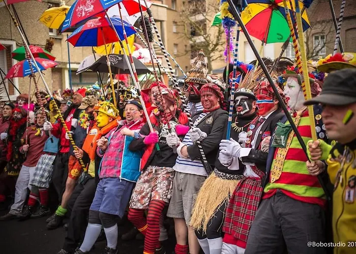 Maison De Restylée Avec Jardin, Proche Gare Hébergement de vacances Dunkirk