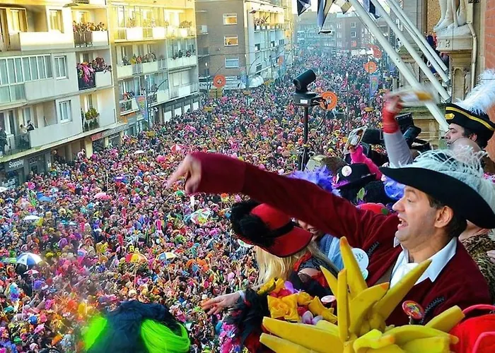 Maison De Restylée Avec Jardin, Proche Gare Hébergement de vacances *