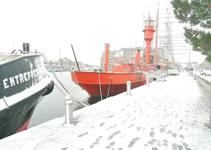 Maison De Restylée Avec Jardin, Proche Gare Dunkirk