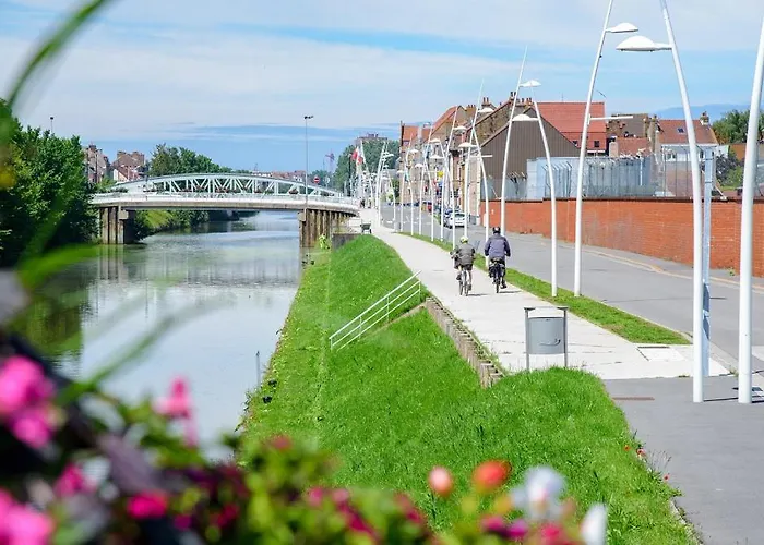 Maison De Restylée Avec Jardin, Proche Gare * Dunkirk